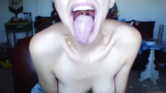 queensmoke Chic chick