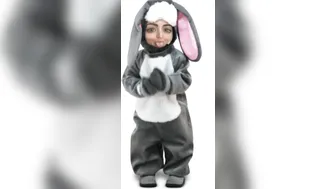 Sophie Dee mature chick pulls pussy