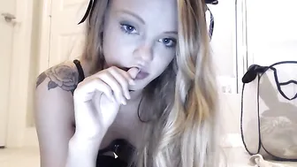 Kittenxx manyvids Hot blonde