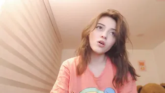 angelaagh loves to cum on camera