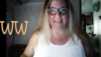 Wyoming Wynters fascinating girl masturbating fingers