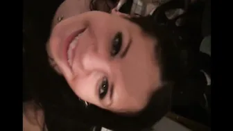 Sweet-Juliette Schneller Blowjob nach der Disco