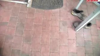 sexyjoy89 - Mein Vermieter das Schwein treibt meine Muschi statt Geld ein