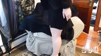 bettie bondage licking and sniffing my feet til i cum_720p