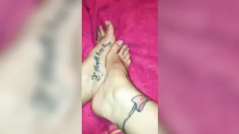 Ella Jolie onlyfans [1010336] My feet looking extra sexy when there covered in oil haha [2018 01 19]