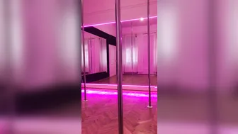 Aletta Ocean onlyfans [0211086] Topless poledance [2017 05 09]