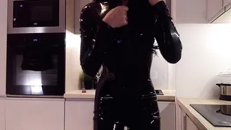 OnlyFans.com Evil Woman _19 06 16 4949777 Latex catsuit teasing 1620x1080
