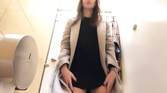 sweetiem-11-10-2019-12107213-Addicted to playing in public