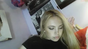 yourbabylynn23 chaturbate latin slut gives a chic form