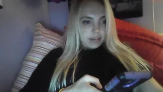 yourbabylynn23 chaturbate openwork blonde dancing a striptease