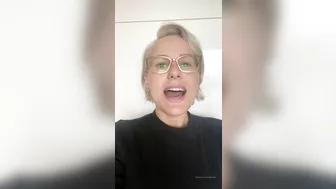 angelwicky 11 03 2020 25235342 CZ koronavirus a porn byznys. Ale nebojte