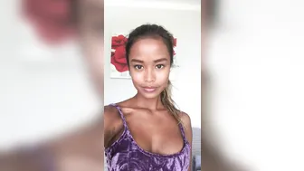 putri_cinta 02 10 2019 11653322 So hot in here need to take my clothes off