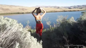 leahgotti___ 06 09 2020 113071070 hid behind the bushes to make this video for you