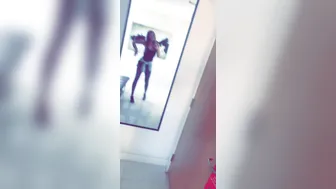 milfymacgyver 31 12 2019 17666426 Plot twist Hopped in an Uber to my friends empty DTL