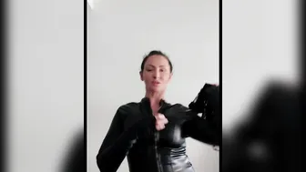 yasminscott 24 11 2019 14823019 WIN my bra panty set from EPISODE 2 OF Fat Pizza Back