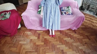 lucymuse It's themole and littleredpumps27 Definitely one for footfetish upsk