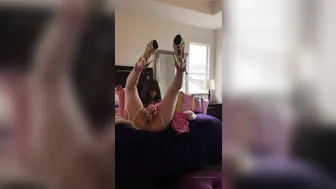 missmeforever 09.11.2019 A big creamy mess all over the bed