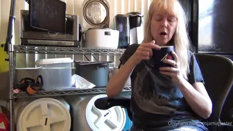 msjamiefoster 13.08.2020 Mom is trying to not