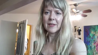 msjamiefoster 02.05.2020 Okay here is a little simulated facesitting clip fun