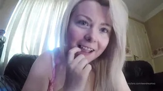 teendreamxo 15.04.2019 Masturbation and dirty talk in my pink night dress