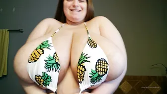 sarahrae 17.01.2020 Shaking out of my tiny bikini