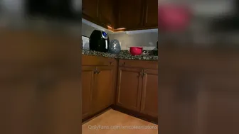 xnicoleanistonx I would just LOVE if you were here eating snacks and watching