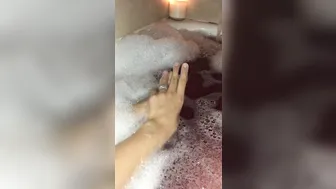 jewelsval 02.01.2019 Bubble baths and cute toes
