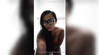 kamallababe 11.07.2020 get off in public rest room with ton of woman inside.