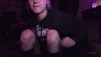 stacysinn Watch as I start to film a solo show then he wants in on the action 7.34.6593