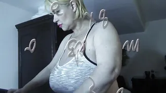 sam38 7-05-2018-2.38.6810-bbw in a sports bra working out on a treadmill