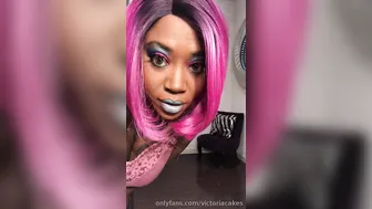 victoriacakes Pink Vibes at home looked passed the mirror and said damn let me 408302