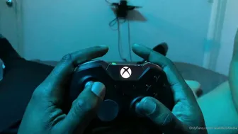 freakmobmedia 2.30.4202 33.95.9529 I was trying to play 2k but Emori kept bugging me