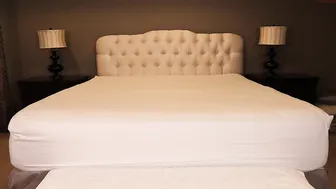 videoxxx the charming bitch twirls a big booty