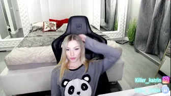 killer__tits blonde slut fucks pussy with phallus