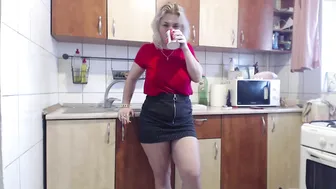 iuliana32 enjoying sex