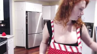 haylee_love asshole queen caresses intimate places