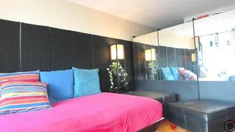 SandiSquirts gorgeous blonde with a beautiful figure erotically dancing naked