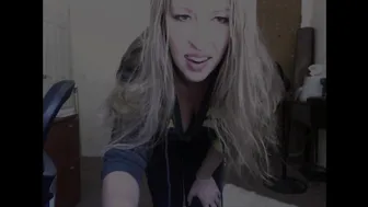 Eve Batelle young bitch masturbates pussy