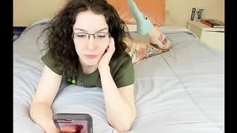 TheVeganWh0re gorgeous girl finished from a rich handjob