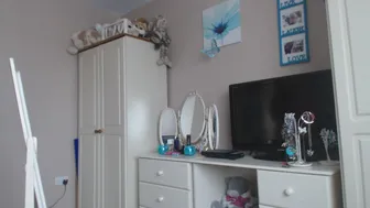 laurenlouise hidden camera watches Lauren get ready ManyVids