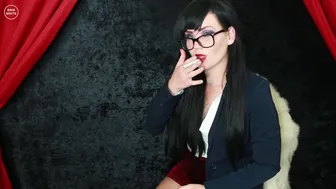 Fallon Fairbanks Marlboro Red 100s Smoking ManyVids