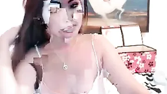 crazyfun_tiff  Prostitute who brutally fucks herself