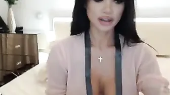 anapurelove  rubs pussy until deep orgasm