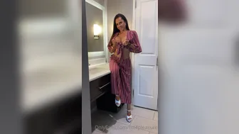 fitt4pleasure 09 08 2020 95249612 See I do wear clothes other than lingerie and tight