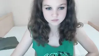 hott_alice_new  show and then fuck her wholes by finger