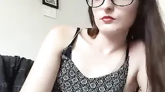 sydneykitty  Strokes her Ass in puclic room