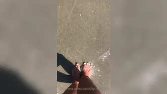 Daddy Destiny onlyfans pretty feet at the beach
