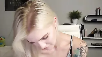 francescca20  Very excited and wants sex