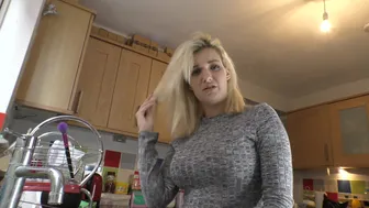 ManyVids.com  Bad Dolly I Hate Washing Up