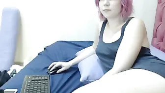 sandrafox4u  fingering herself till intense orgasm